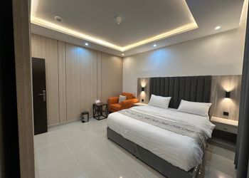 استديو بسرير ماستر وأثاث مريح 