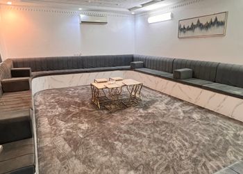 استراحة بمسطح اخضر ومجالس