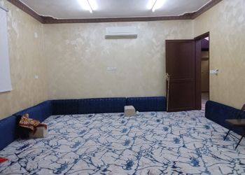 دور ارضي بمجالس وغرف نوم