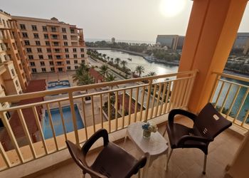 شقة غرفتين نوم مطلة على البحر