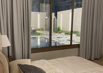استراحة بمسطح اخضر ومجالس