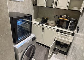 شقة بدخول ذاتي وغرفة نوم مريحة