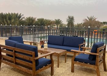 مزرعة بمسبح وموقع مميز