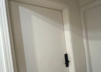 استديو بسرير ماستر وجلسة جانبية 