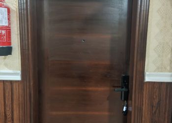 استديو بأثاث مريح وبسيط
