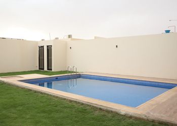 شاليه بركن شواء ومسطح اخضر