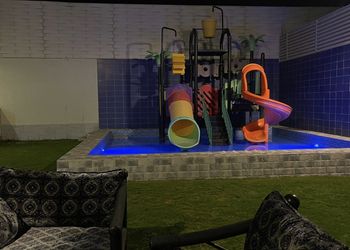 شاليه بمسطح اخضر وصاله و 2 دورة مياة