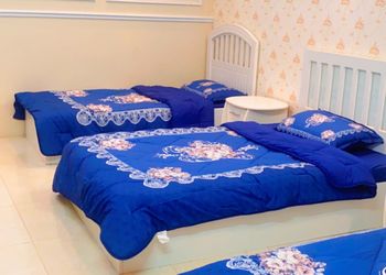 شاليه بمسطح اخضر والعاب اطفال 