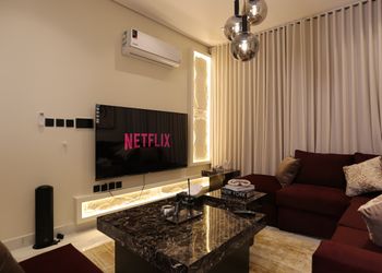 شقة ب3 غرف و بلياردو وسنما