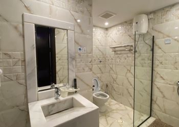استديو بسرير ماستر وأثاث مريح 