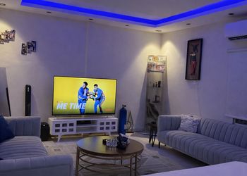 استديو بسرير ماستر وجلسة جانبية