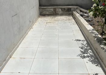 استراحة بصالة جلوس وفناء خارجي