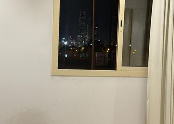 استديو بأثاث مريح وبسيط 