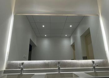 استراحة بمجلس وفناء خارجي 