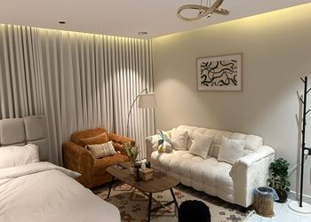 استديو بسرير ماستر وجلسة جانبية