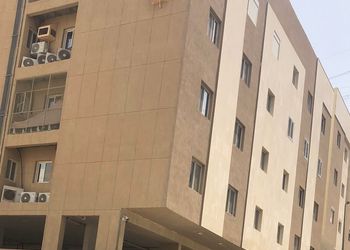 شقة مؤثثة وراقية للإيجار 