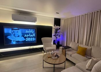 استديو بتصميم هادئ وسرير مريح 