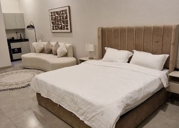استديو هادئ بدخول ذاتي 