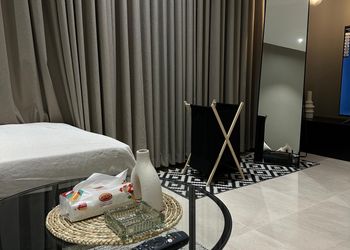 استديو هادئ بدخول ذاتي 