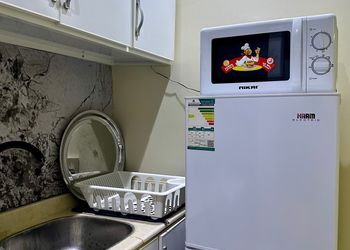 شقة بصالة جلوس وغرفة نوم 