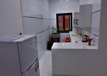شاليه بمسطح اخضر وجلسة خارجية 