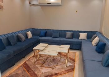 شاليه بمسطح اخضر وجلسة خارجية
