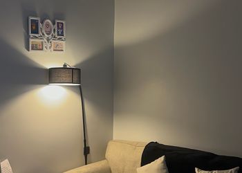 استديو هادئ بسرير ماستر
