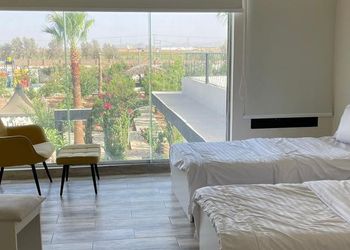 شاليه فندقي بمسبح وألعاب مائية 