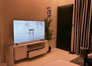 استديو بسرير ماستر وجلسة جانبية