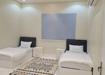 شاليه بجلسة خارجية وأجواء ممتعة 