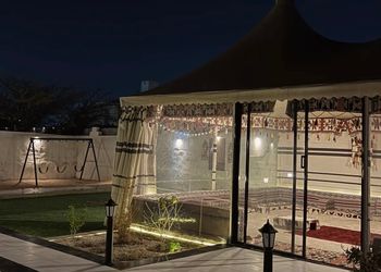 مخيم ببيت شعر وأجواء ممتعة