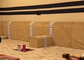 كوخ بمرافق خارجية مشتركة 