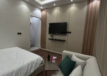 استديو بتصميم أنيق ودخول ذاتي 