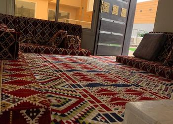 شاليه بصالة مطلة على المسبح 