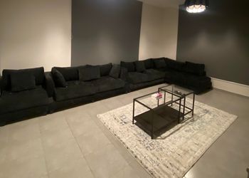 شقة بصالة مريحة ودخول ذاتي 