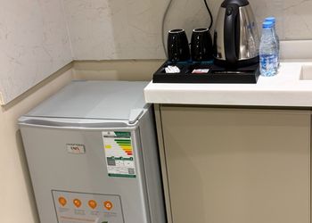 استديو مودرن بسرير ماستر وجلسة
