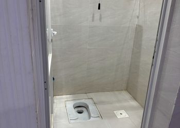 شاليه بمسطح اخضر و مسبح