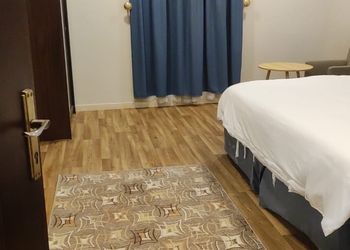 شقة بغرفة معيشة وغرفة نوم 