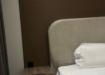 شقة بغرفة نوم مريحة وصالة 
