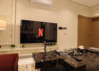 شقة ب3 غرف و بلياردو وسنما