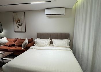 استديو هادئ بسرير ماستر