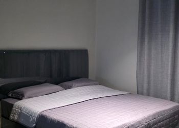استديو بسرير ماستر وجلسة جانبية