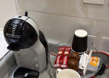شاليه بجلسة خارجية ومسبح 