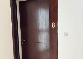 شقة بثلاث غرف نوم وصالة
