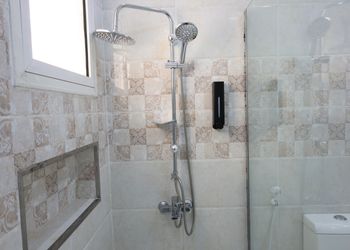 استديو بسرير ماستر وجلسه جانبيه