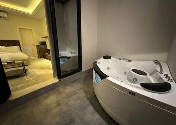 استديو بسرير ماستر
