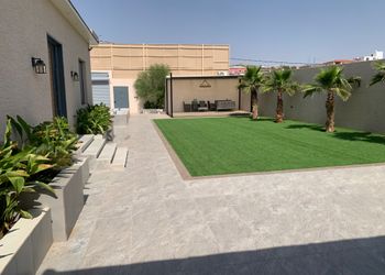 شاليه بجلسة خارجية ومسبح
