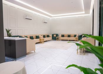 استراحة بمسبح بألعاب مائيه 