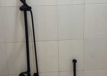 استديو بسرير ماستر وأثاث مريح 