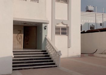 دور بمجلس وثلاث غرف نوم